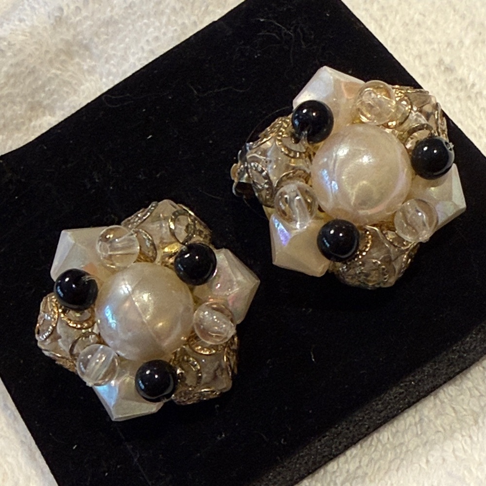 Elegant Gold and Black Pearl Earrings